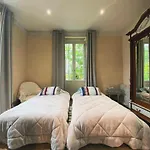 La Maison De Camille Holiday home Salles-la-Source