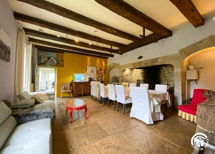 La Maison De Camille Holiday home Salles-la-Source